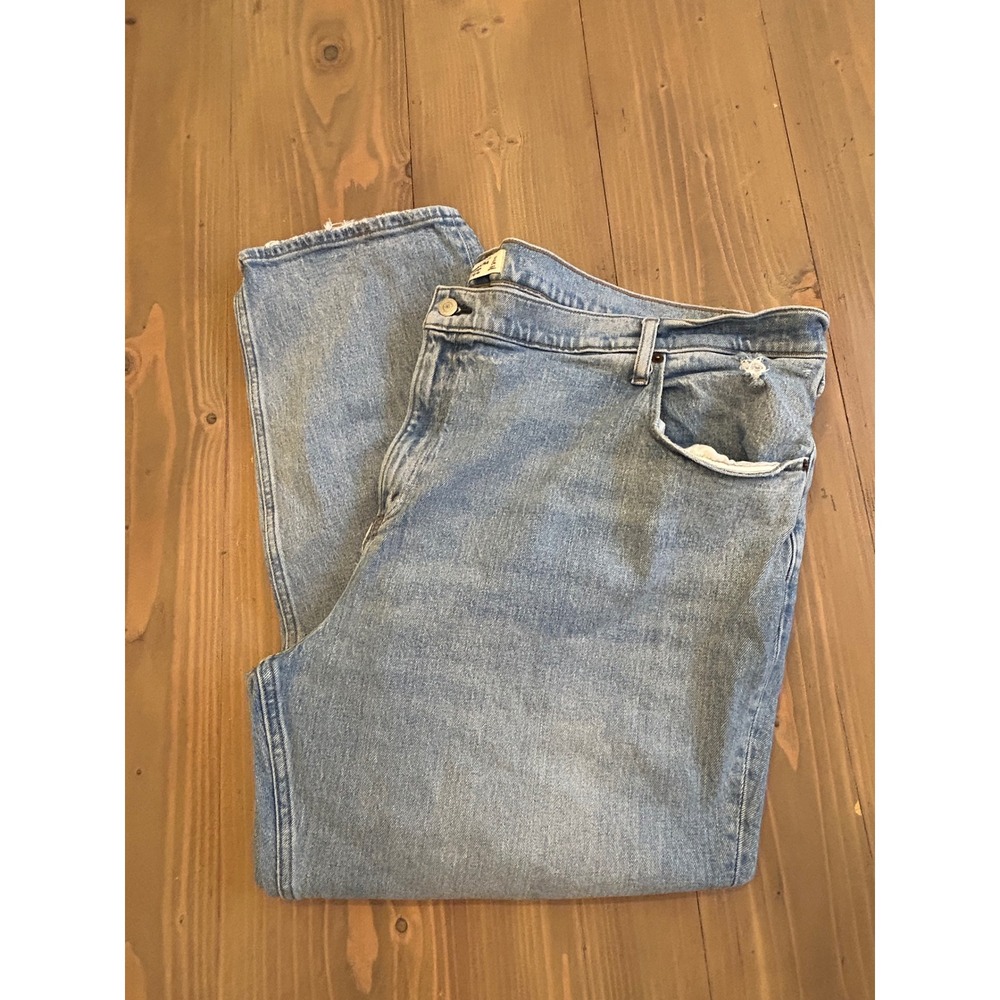 C5 Abercrombie & Fitch 90s Straight Ultra High Rise Distressed Jeans Light 24S
